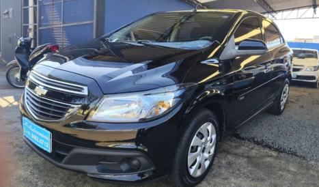 CHEVROLET Onix Hatch 1.4 4P FLEX LT, Foto 3
