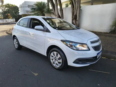 CHEVROLET Onix Hatch 1.4 4P FLEX LT, Foto 1
