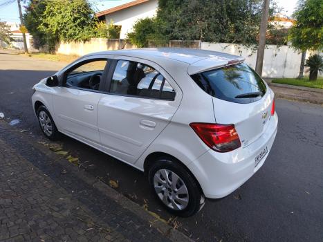 CHEVROLET Onix Hatch 1.4 4P FLEX LT, Foto 3