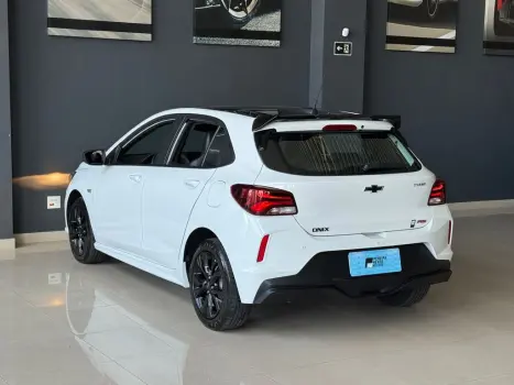 CHEVROLET Onix Hatch 1.0 12V 4P FLEX RS TURBO AUTOM�TICO, Foto 9