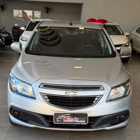 CHEVROLET Onix Hatch 1.4 4P FLEX LT, Foto 3