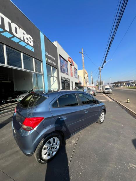 CHEVROLET Onix Hatch 1.4 4P FLEX LT, Foto 5