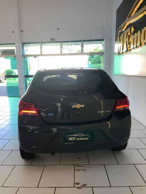 CHEVROLET Onix Hatch 1.4 4P FLEX LTZ, Foto 4