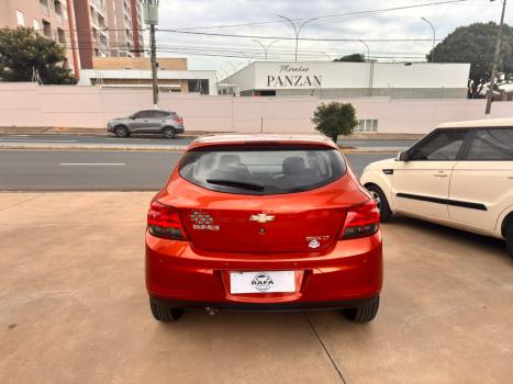 CHEVROLET Onix Hatch 1.0 4P FLEX LT LOLLAPALOOZA, Foto 6