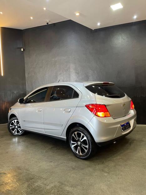 CHEVROLET Onix Hatch 1.4 4P FLEX LTZ, Foto 4