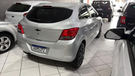 CHEVROLET Onix Hatch 1.4 4P FLEX LT, Foto 3