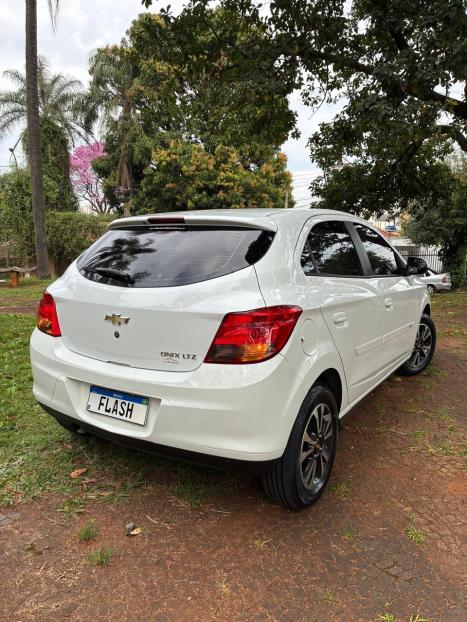 CHEVROLET Onix Hatch 1.4 4P FLEX LTZ AUTOM�TICO, Foto 9