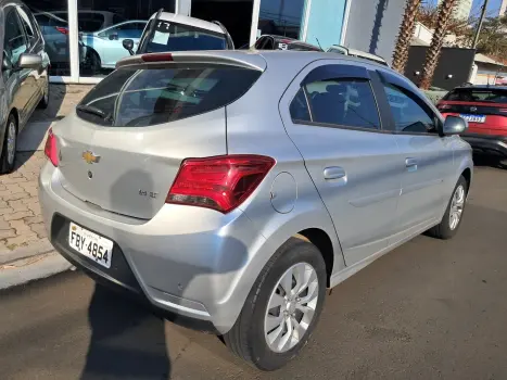CHEVROLET Onix Hatch 1.4 4P FLEX LT, Foto 2