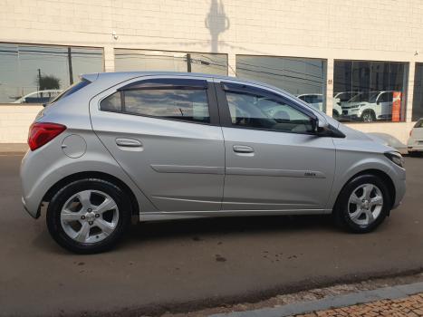 CHEVROLET Onix Hatch 1.4 4P FLEX LT, Foto 5