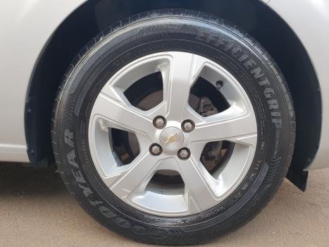 CHEVROLET Onix Hatch 1.4 4P FLEX LT, Foto 8