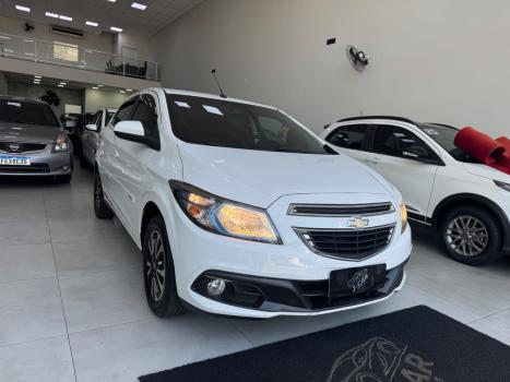 CHEVROLET Onix Hatch 1.4 4P FLEX LTZ, Foto 2