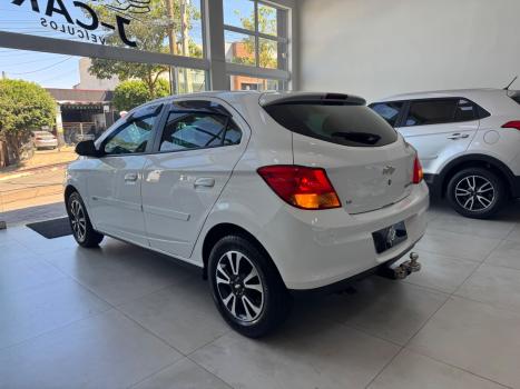 CHEVROLET Onix Hatch 1.4 4P FLEX LTZ, Foto 4