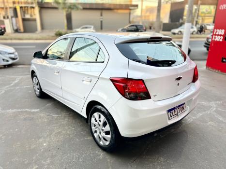 CHEVROLET Onix Hatch 1.4 4P FLEX LT, Foto 3
