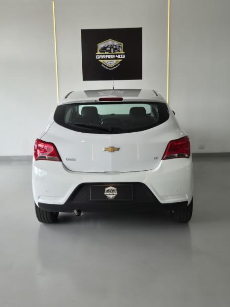 CHEVROLET Onix Hatch 1.4 4P FLEX LT, Foto 6