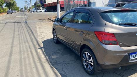 CHEVROLET Onix Hatch 1.4 4P FLEX LT, Foto 3