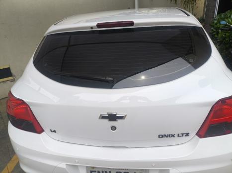 CHEVROLET Onix Hatch 1.4 4P FLEX LTZ, Foto 2