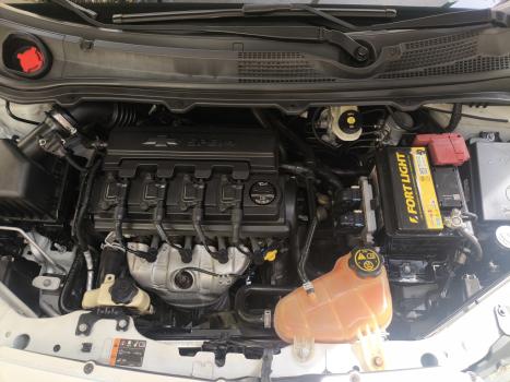 CHEVROLET Onix Hatch 1.4 4P FLEX LTZ, Foto 6