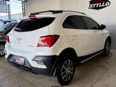 CHEVROLET Onix Hatch 1.4 4P FLEX ACTIV AUTOM�TICO, Foto 8