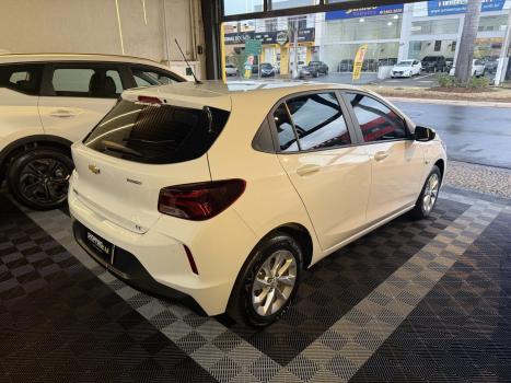 CHEVROLET Onix Hatch 1.0 12V 4P FLEX LT TURBO AUTOM�TICO, Foto 6