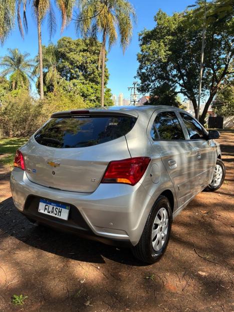 CHEVROLET Onix Hatch 1.0 4P FLEX LT, Foto 9