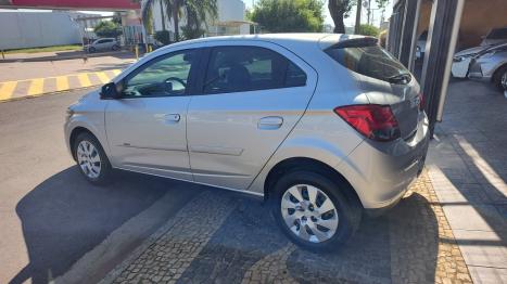 CHEVROLET Onix Hatch 1.4 4P FLEX LT, Foto 9