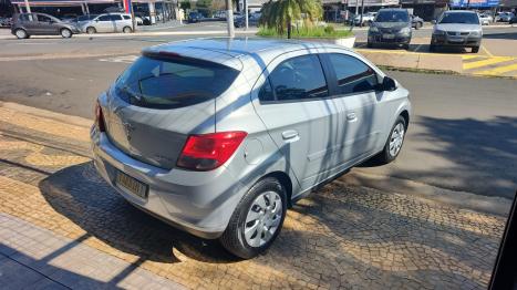 CHEVROLET Onix Hatch 1.4 4P FLEX LT, Foto 10