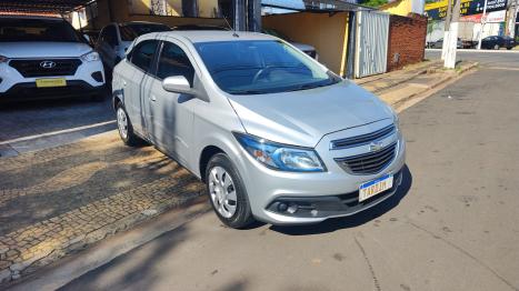 CHEVROLET Onix Hatch 1.4 4P FLEX LT, Foto 3
