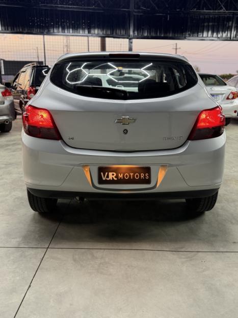 CHEVROLET Onix Hatch 1.4 4P FLEX LT, Foto 5