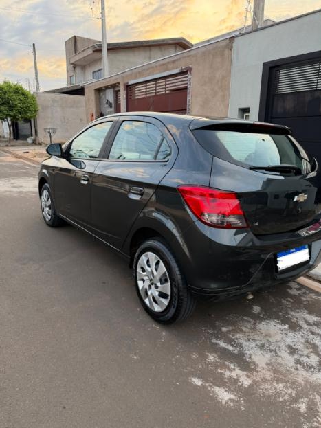 CHEVROLET Onix Hatch 1.4 4P FLEX LT, Foto 5