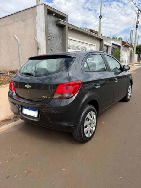 CHEVROLET Onix Hatch 1.4 4P FLEX LT, Foto 13