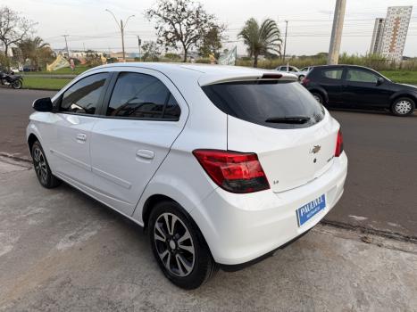 CHEVROLET Onix Hatch 1.4 4P FLEX LTZ, Foto 7