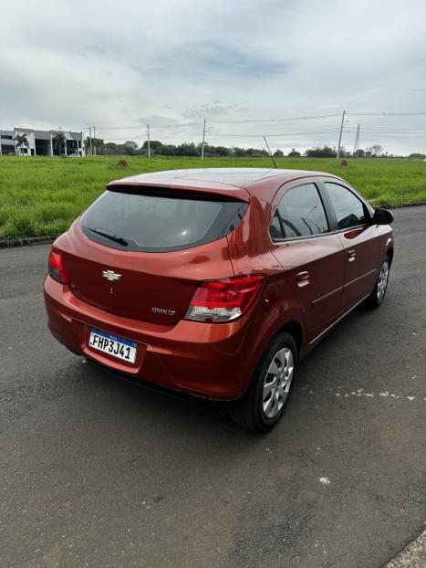 CHEVROLET Onix Hatch 1.4 4P FLEX LT, Foto 10