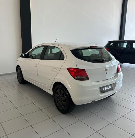 CHEVROLET Onix Hatch 1.4 4P FLEX LT, Foto 4