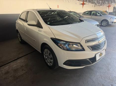 CHEVROLET Onix Hatch 1.4 4P FLEX LT, Foto 5