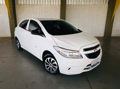 CHEVROLET Onix Hatch 1.0 4P FLEX LT, Foto 1