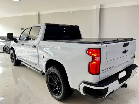 CHEVROLET Silverado 5.3 V8 1500 HIGH COUNTRY CABINE DUPLA 4X4 AUTOM�TICO, Foto 2