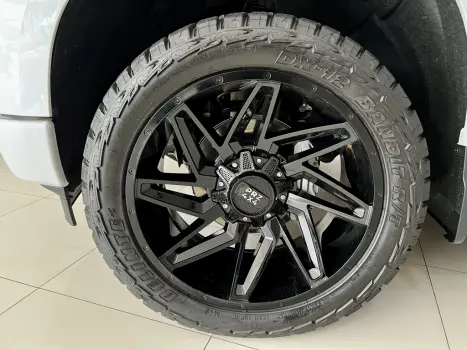 CHEVROLET Silverado 5.3 V8 1500 HIGH COUNTRY CABINE DUPLA 4X4 AUTOM�TICO, Foto 13