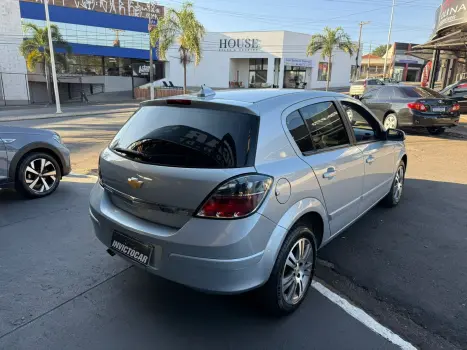 CHEVROLET Vectra Hatch 2.0 4P FLEX GT, Foto 5 CHEVROLET Vectra Hatch 2.0 4P FLEX GT, Foto 5