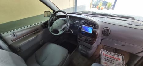 CHRYSLER Caravan 3.3 V6 12V 4P LE AUTOMÁTICO, Foto 7 CHRYSLER Caravan 3.3 V6 12V 4P LE AUTOMÁTICO, Foto 7