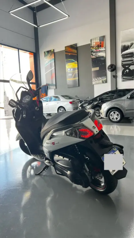 DAFRA Citycom 300 I , Foto 2