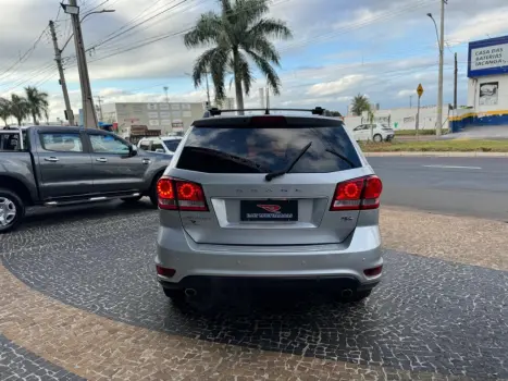 DODGE Journey 3.6 V6 24V 4P RT AUTOMÁTICO 7 LUGARES, Foto 7 DODGE Journey 3.6 V6 24V 4P RT AUTOMÁTICO 7 LUGARES, Foto 7