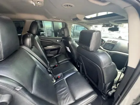 DODGE Journey 3.6 V6 24V 4P RT AUTOMÁTICO 7 LUGARES, Foto 12 DODGE Journey 3.6 V6 24V 4P RT AUTOMÁTICO 7 LUGARES, Foto 12