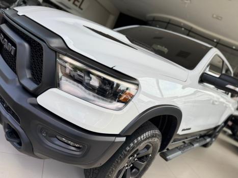 DODGE Ram 5.7 V8 32V 4P HEMI LARAMIE NIGHT EDITION 4X4 AUTOMTICO, Foto 4