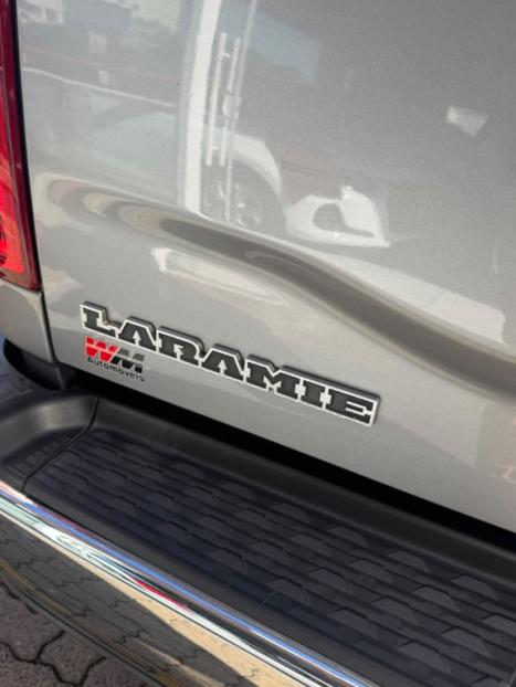 DODGE Ram 5.7 V8 32V 4P HEMI LARAMIE NIGHT EDITION 4X4 AUTOM�TICO, Foto 3