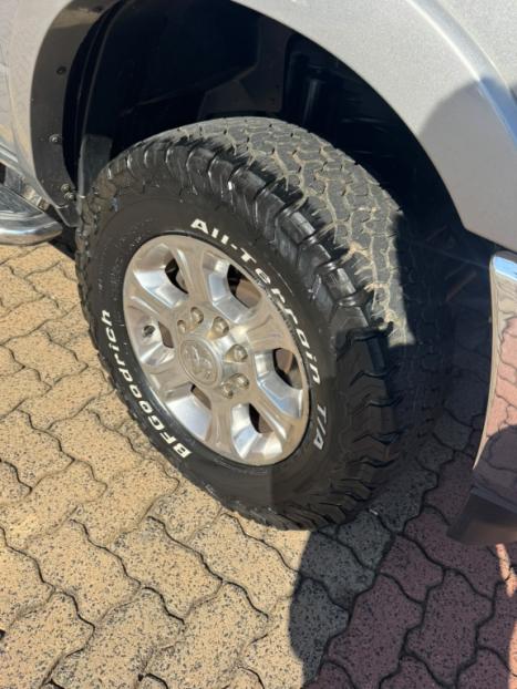 DODGE Ram 5.7 V8 32V 4P HEMI LARAMIE NIGHT EDITION 4X4 AUTOM�TICO, Foto 12