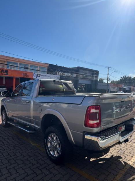 DODGE Ram 5.7 V8 32V 4P HEMI LARAMIE NIGHT EDITION 4X4 AUTOM�TICO, Foto 17
