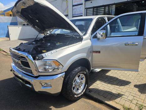 DODGE Ram 6.7 I6 24V 4P 2500 LARAMIE 4X4 TURBODIESEL  AUTOMÁTICO CABINE DUPLA, Foto 7