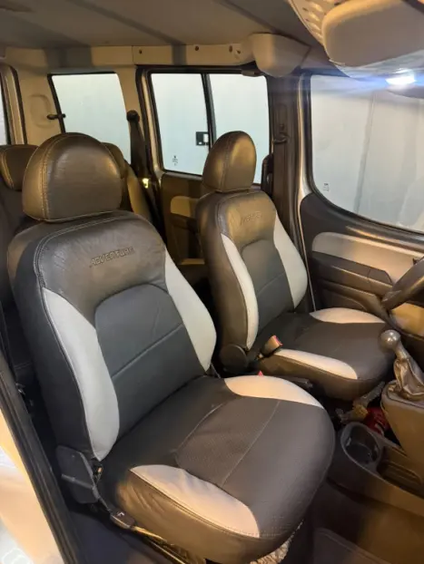 FIAT Doblo 1.8 16V 4P FLEX ADVENTURE 6 LUGARES, Foto 9