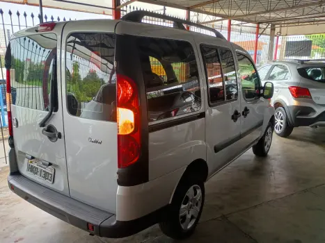 FIAT Doblo 1.8 16V 4P FLEX ESSENCE 7 LUGARES, Foto 3