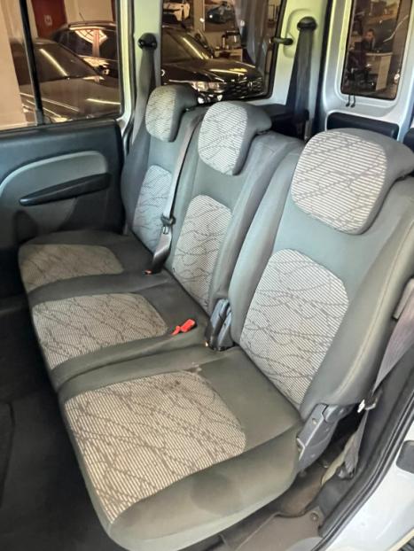 FIAT Doblo 1.8 16V 4P FLEX ESSENCE 7 LUGARES, Foto 11